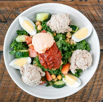 MEDITERRANEAN KALE SALAD