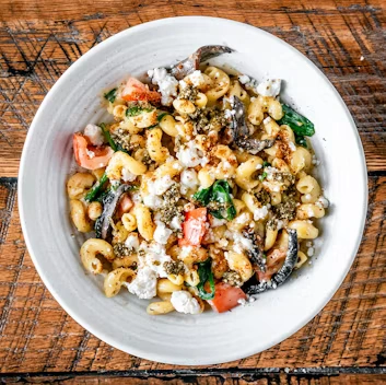 PESTO GOAT CHEESE MAC N' CHEESE