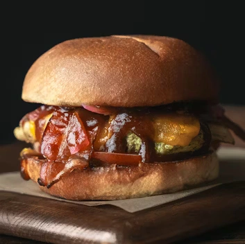 SMOKEHOUSE BBQ CHICKEN MELT