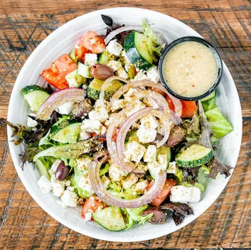 TRADITIONAL GREEK SALAD